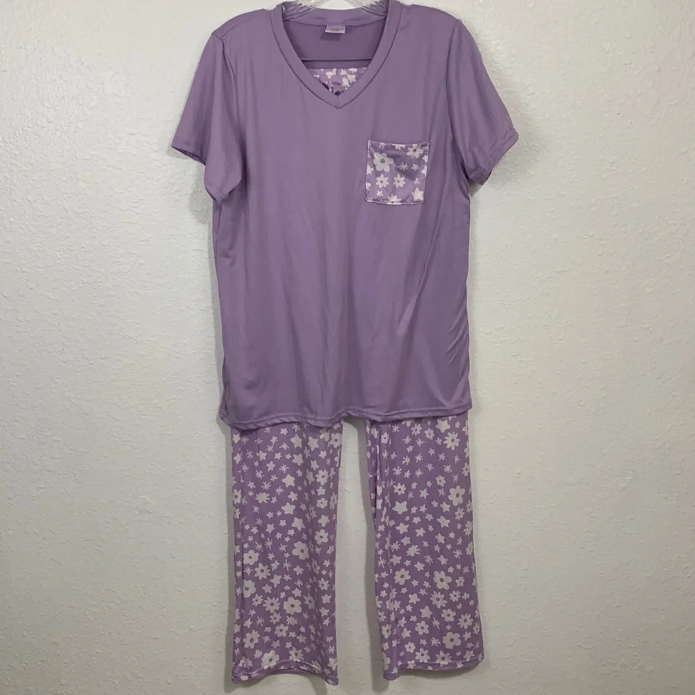 Real Essentials Lavender Floral Print Buttery Soft Pajama Set Size M